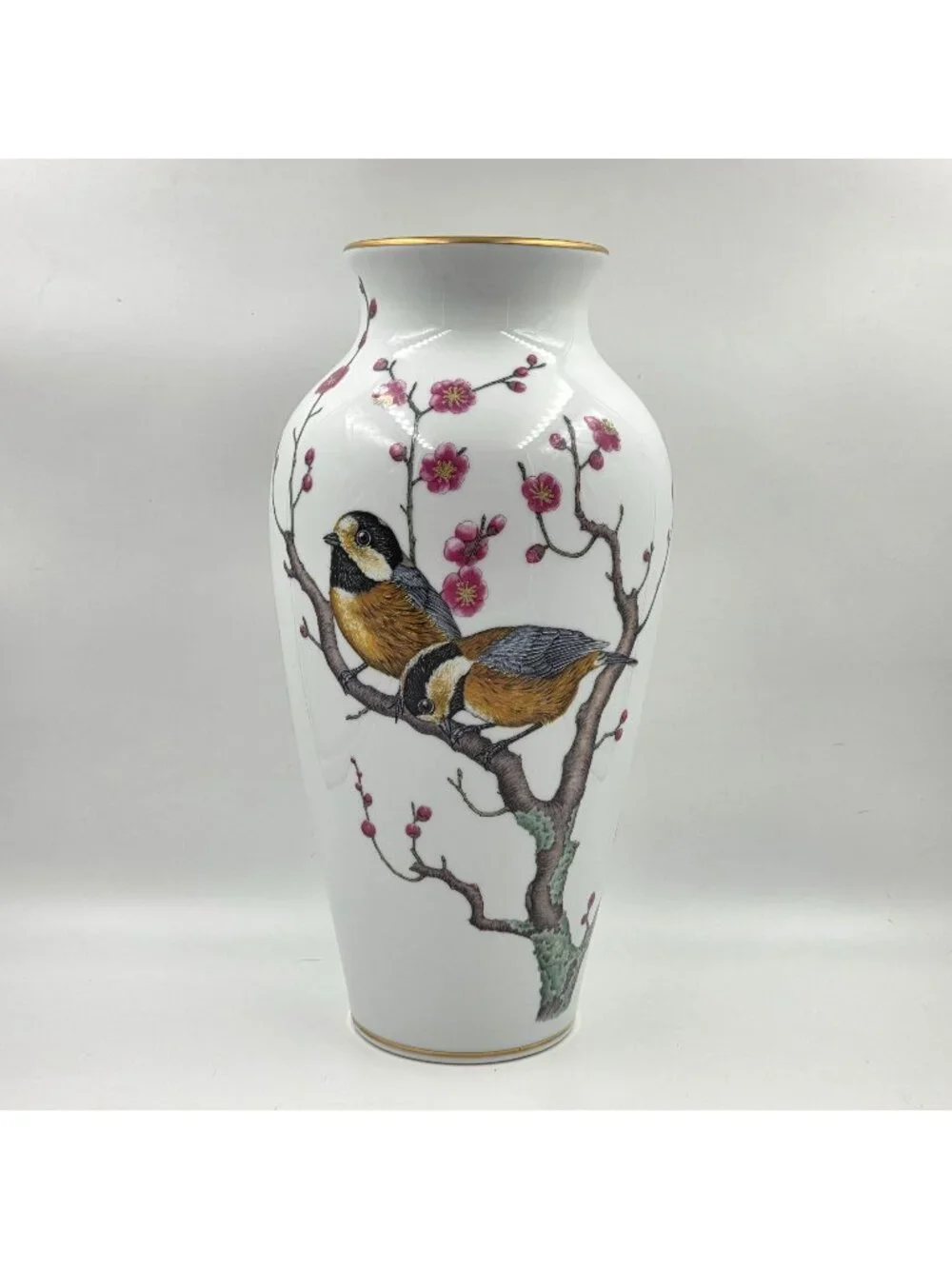 Franklin Mint Wild Birds by Ryu Heralds of Spring Chickadees Vase